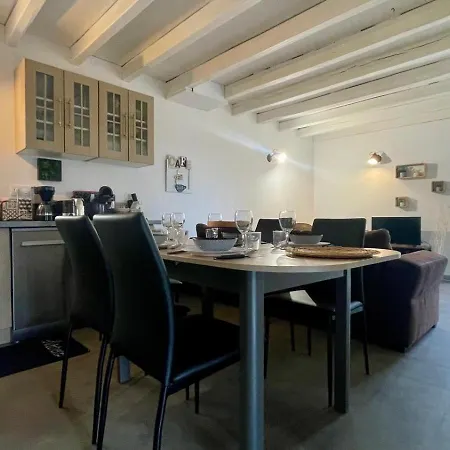 Gite 6 Personnes Avec Grand Jardin A 5 Minutes Du Centre Historique Semesterbostad Sarlat-la-Canéda